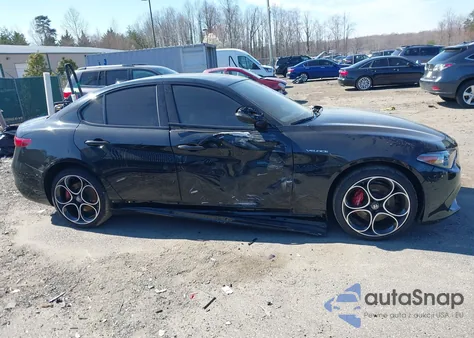 2022 Alfa Romeo Giulia Veloce Awd from USA, damaged, VIN ZARFANBN4N7663685